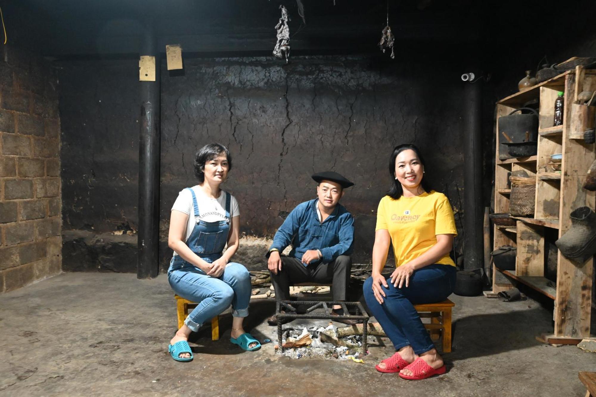 Nha Co Lao Xa Homestay Hmong & Bungalow Air Conditioner Dong Van  Dış mekan fotoğraf