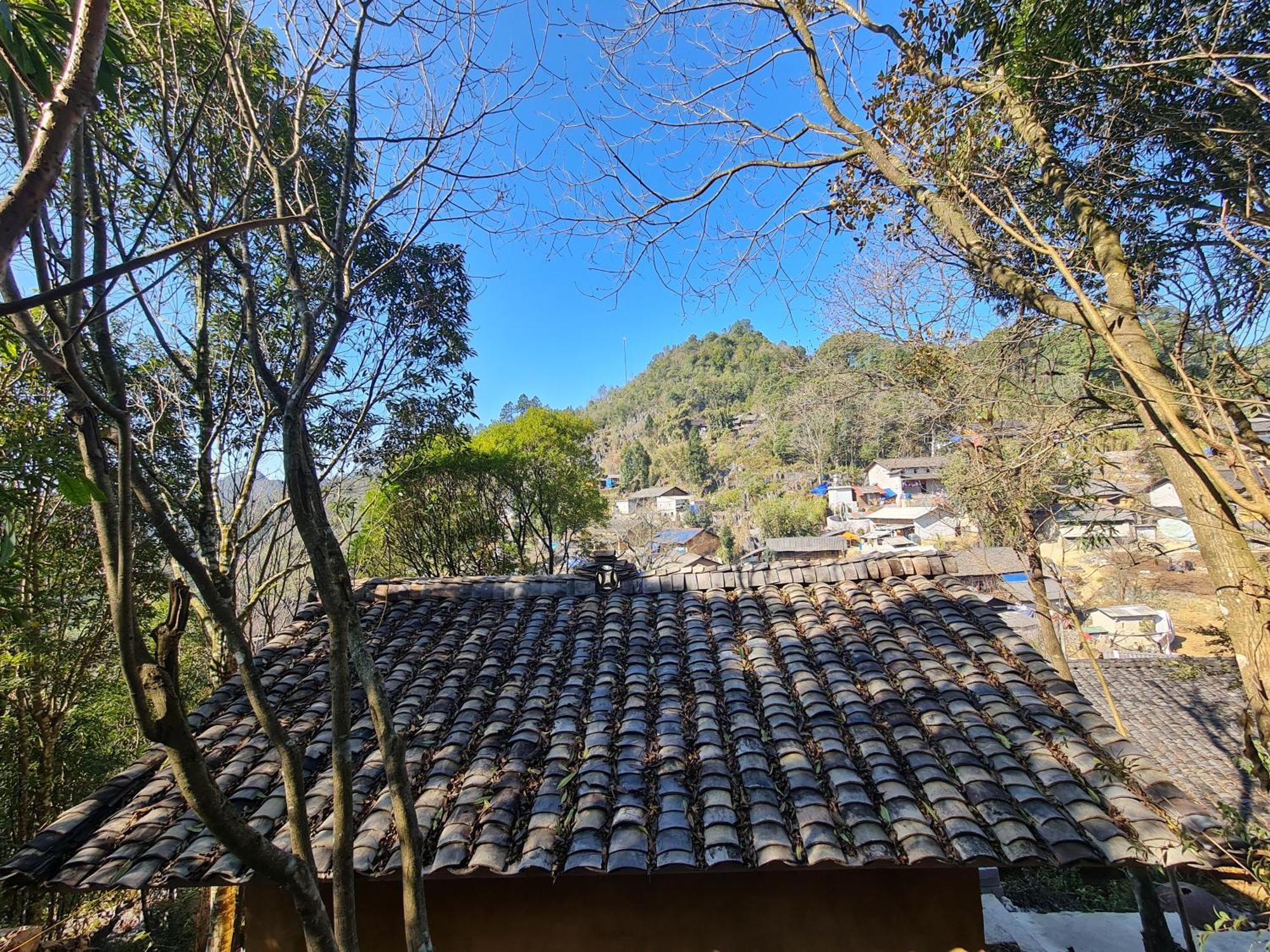 Nha Co Lao Xa Homestay Hmong & Bungalow Air Conditioner Dong Van  Dış mekan fotoğraf