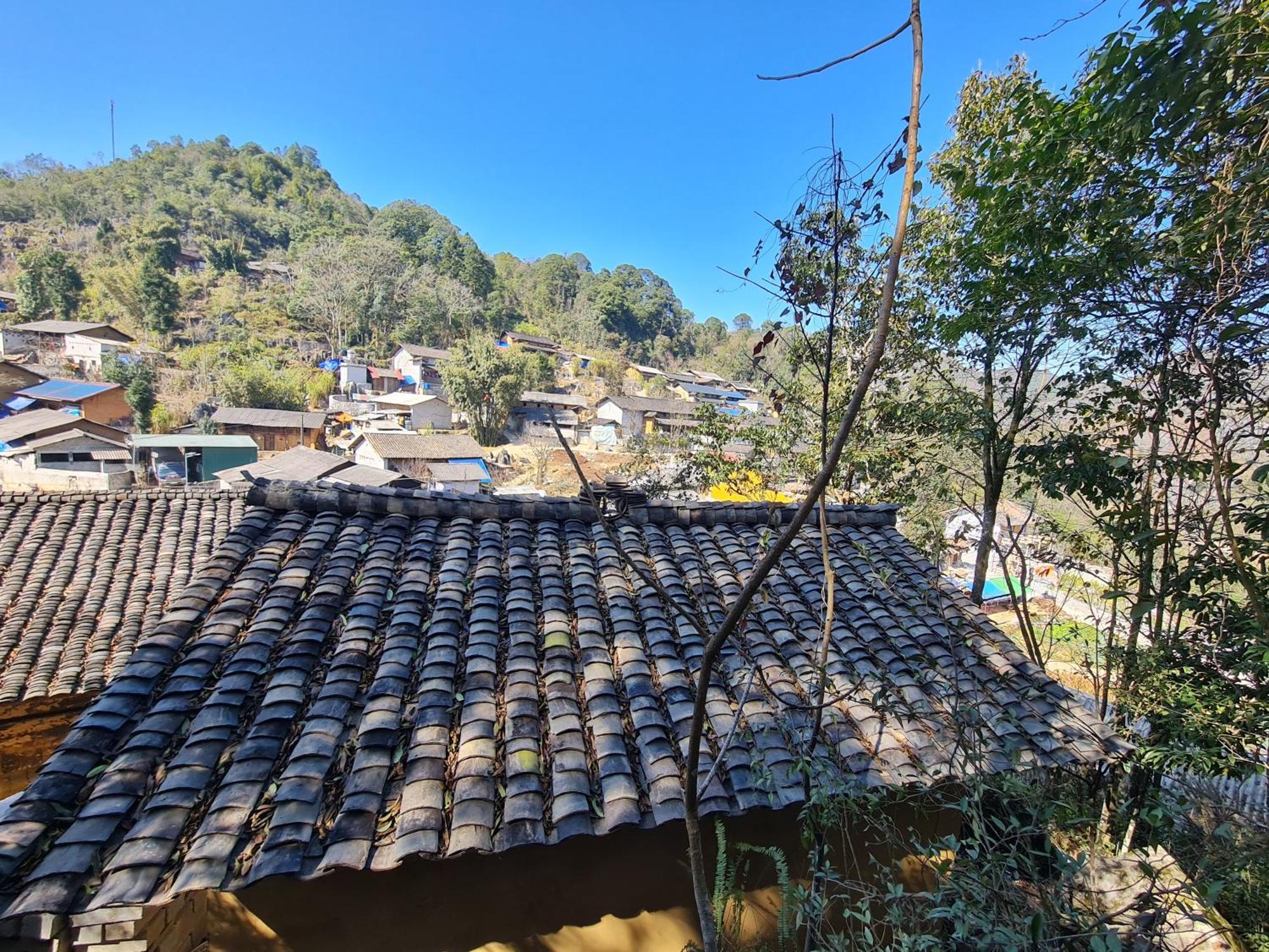 Nha Co Lao Xa Homestay Hmong & Bungalow Air Conditioner Dong Van  Dış mekan fotoğraf